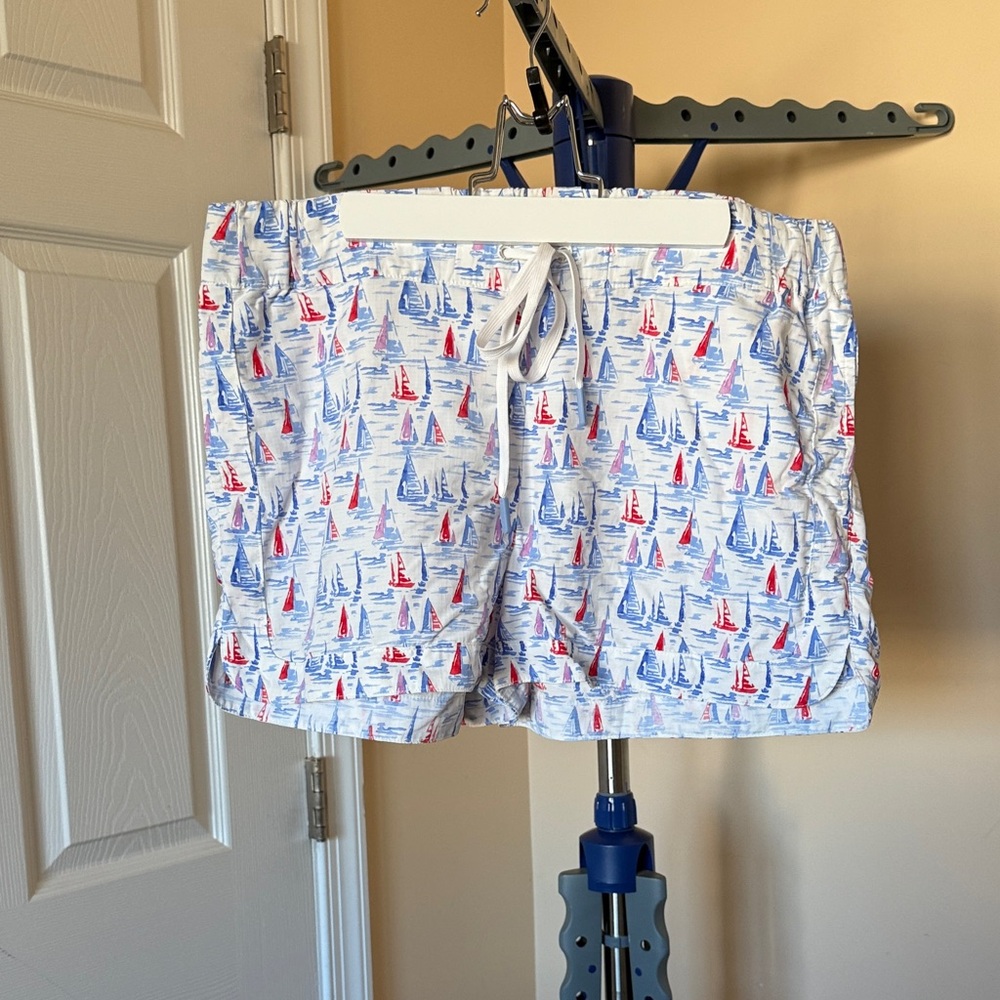 Vineyard Vines White Shorts with Red and Blue Sailboat Print